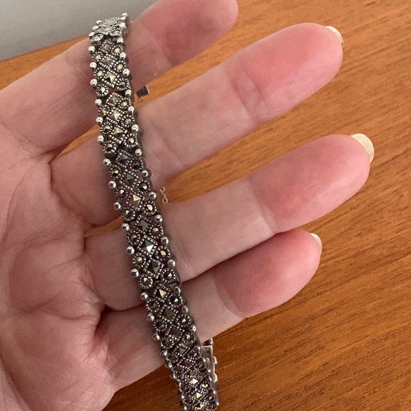 Beautiful Sterling Silver Marcasite Bracelet - Picture 2 of 11